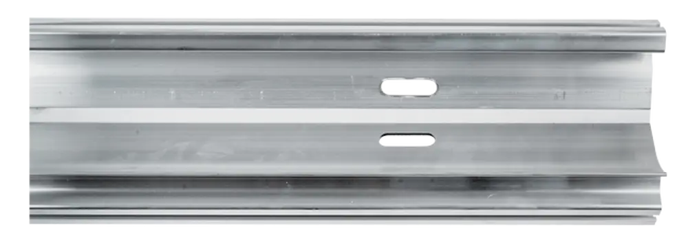 Montageschiene aus Aluminium mit zwei Durchbrüchen zur Befestigung, geeignet für verschiedene Anwendungen im Wolf Montageset.